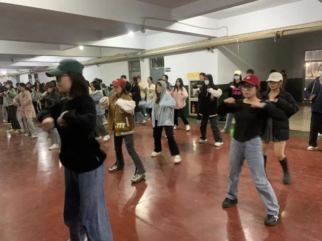 绽放激扬出青春
